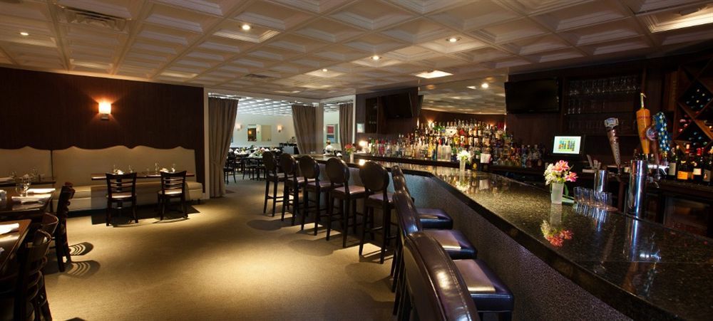 Ramada By Wyndham Rock Hill At Sullivan Center Екстер'єр фото