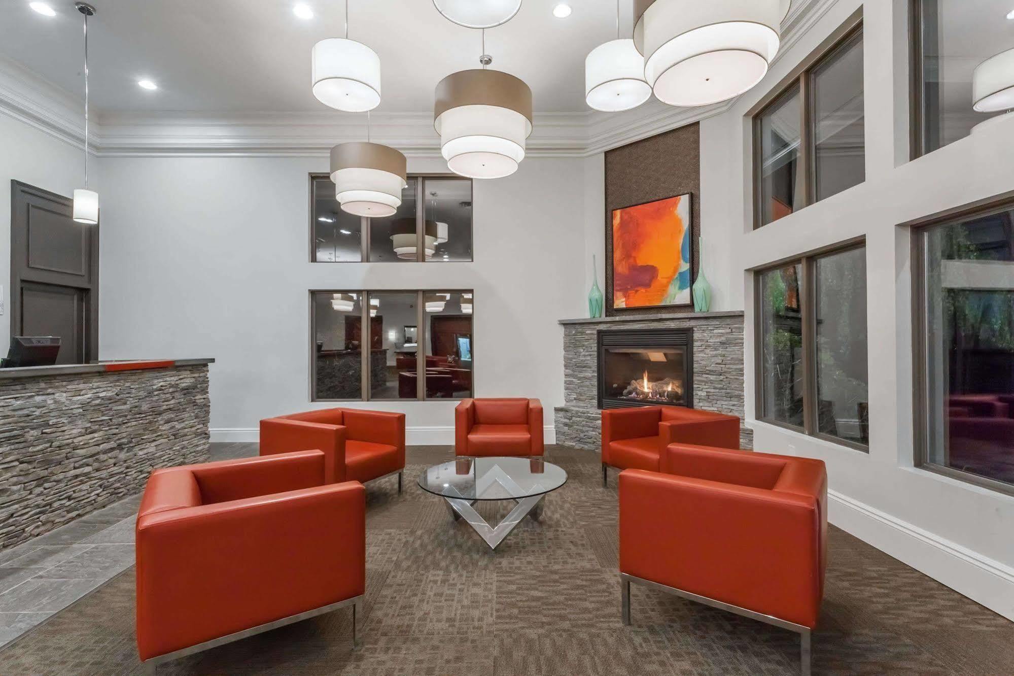 Ramada By Wyndham Rock Hill At Sullivan Center Екстер'єр фото