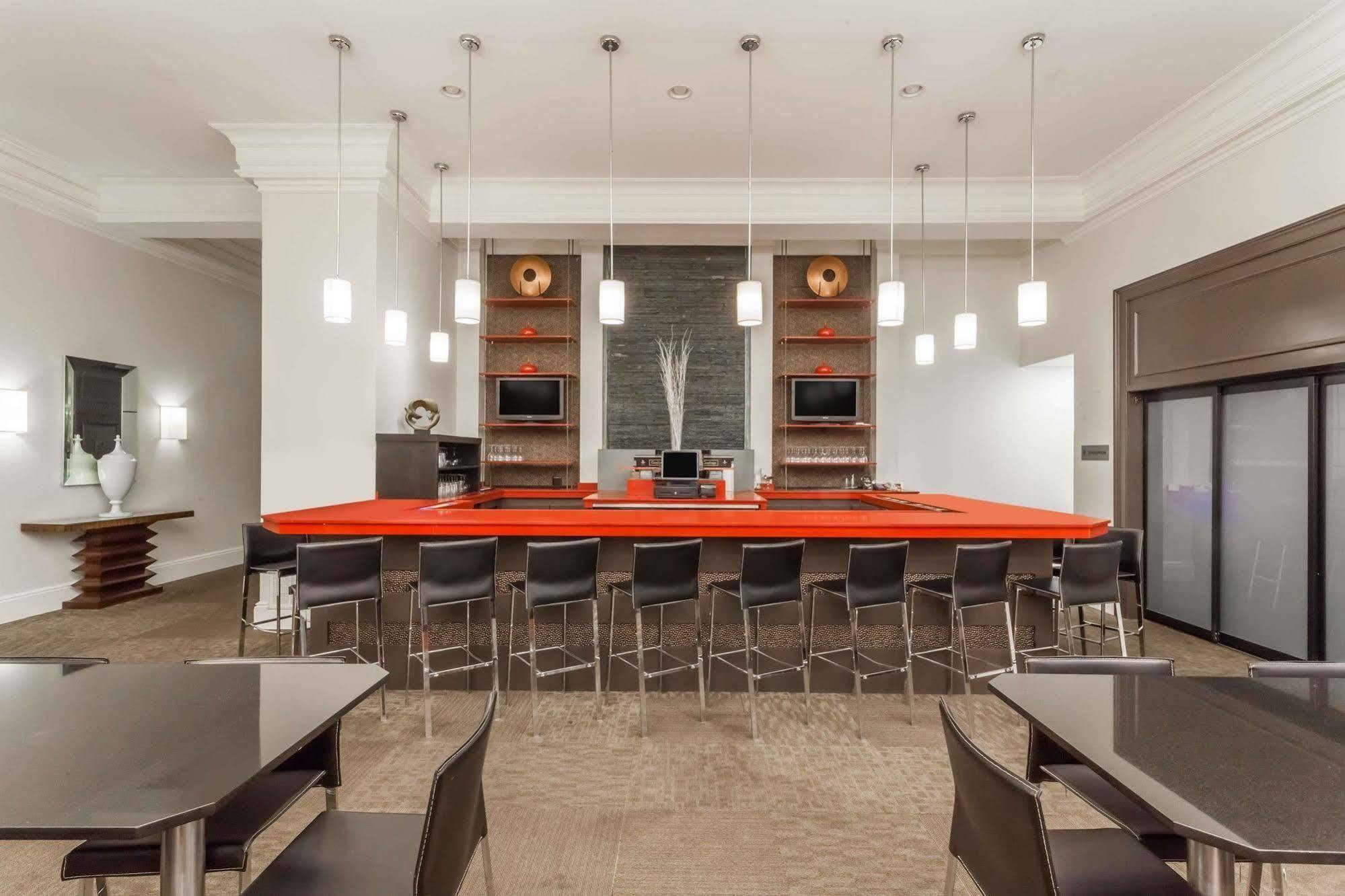 Ramada By Wyndham Rock Hill At Sullivan Center Екстер'єр фото