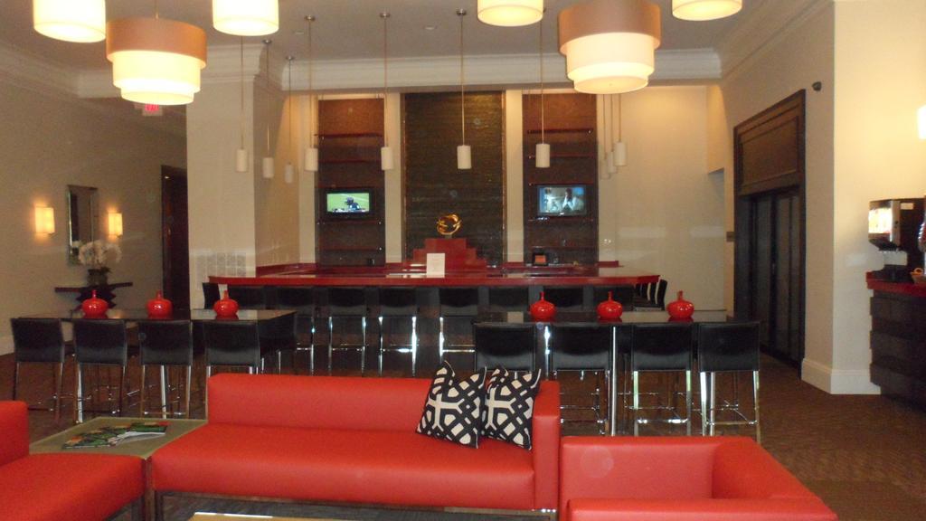 Ramada By Wyndham Rock Hill At Sullivan Center Екстер'єр фото