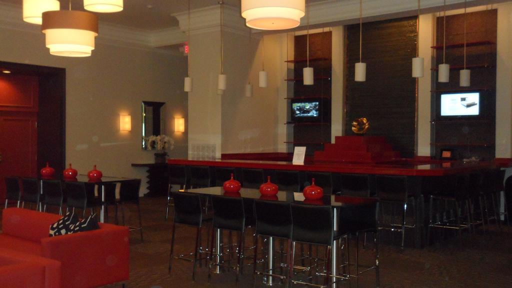 Ramada By Wyndham Rock Hill At Sullivan Center Екстер'єр фото