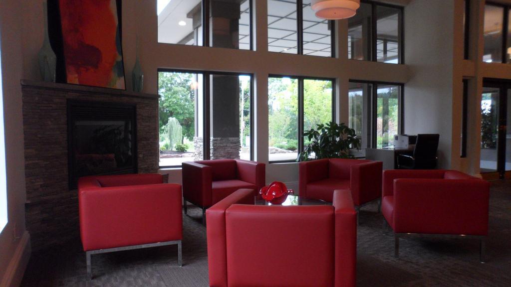 Ramada By Wyndham Rock Hill At Sullivan Center Екстер'єр фото