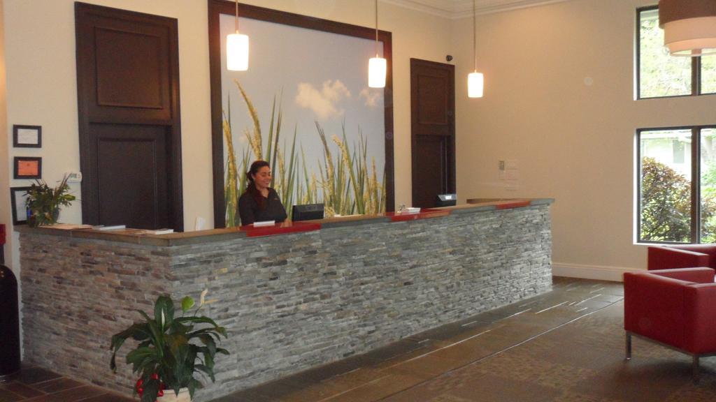 Ramada By Wyndham Rock Hill At Sullivan Center Екстер'єр фото